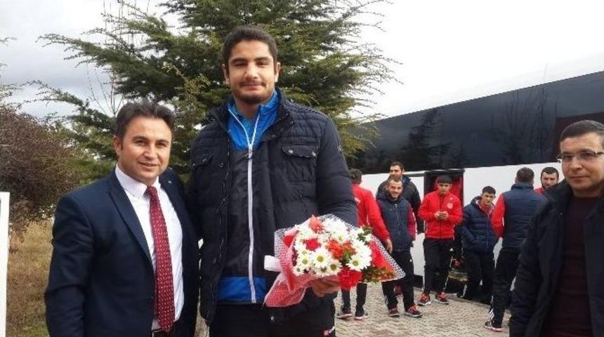 Milli G&uuml;reş&ccedil;i&rsquo;den Sungurlu&rsquo;ya Ziyaret