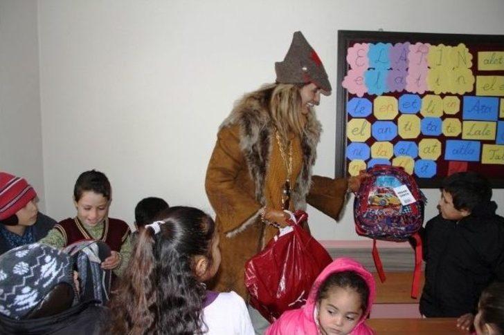 Tuğba Özay ‘umutlu Yarınlar’ Projesi Kapsamında Van’da G2