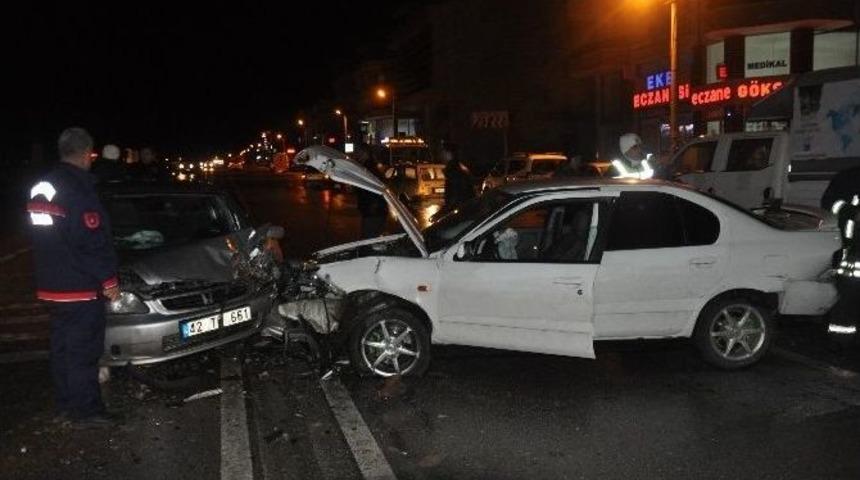Karaman’da Zincirleme Trafik Kazası: 3 Yaralı