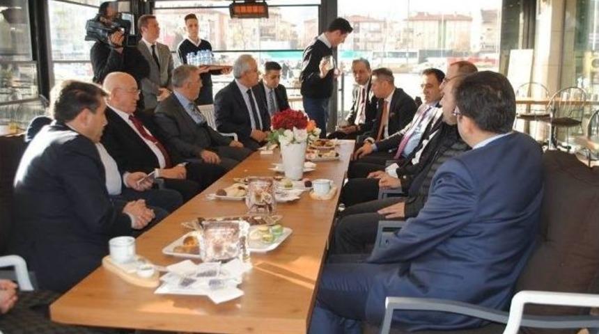 Mado Cafe Park Afyon Alışveriş Merkezinde Açıldı