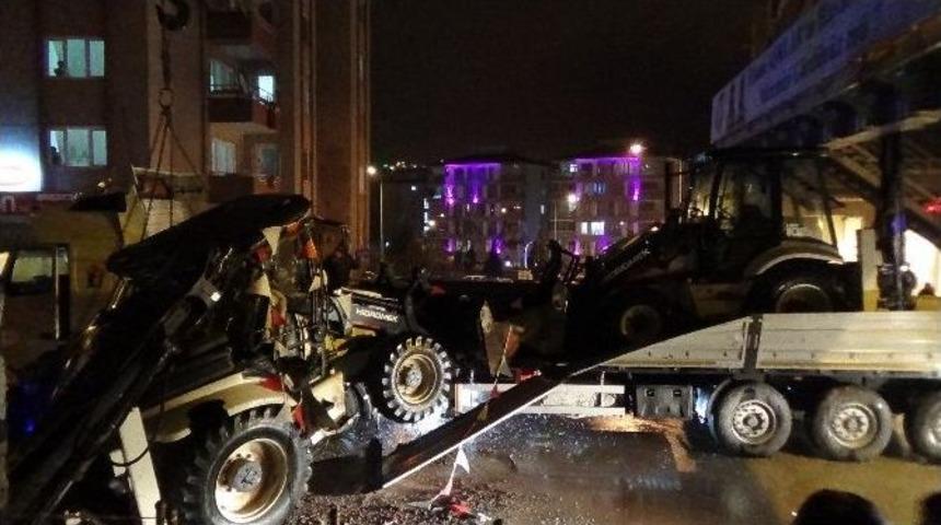 İş Makinesi Taksinin &Uuml;zerine D&uuml;şt&uuml;: 1 &Ouml;l&uuml;