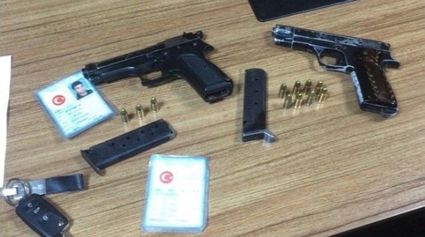 Gece Timleri, 3 Ş&uuml;pheliyi Ruhsatsız Tabancayla Yakaladı