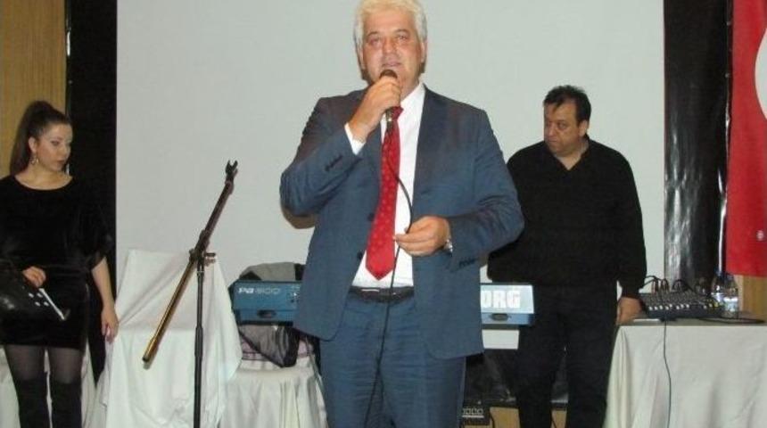 &Ccedil;eşme Belediye Başkanı Dalgı&ccedil;, Eski Boks&ouml;rleri Yemekte Buluşturdu