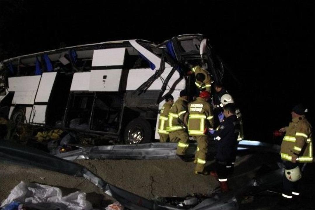 M&uuml;lteci Otob&uuml;s&uuml; Kazasında Yaralı Sayısı 42&rsquo;ye Ulaştı