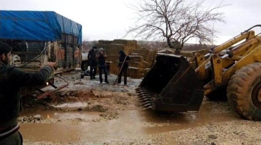 Elbeyli İl&ccedil;esinde Sağanak Yağmur Etkili Oldu