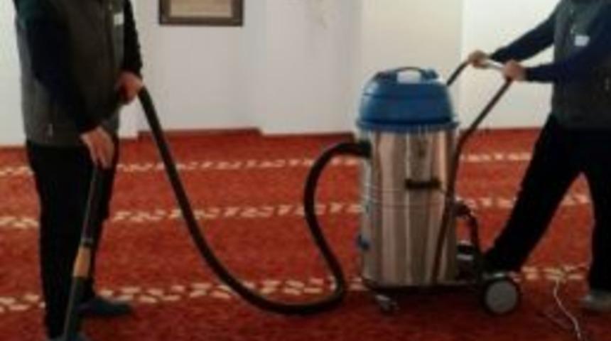 İzmit Belediyesi 2015&rsquo;te 207 Bin Metrekare Halı Temizliği Yaptı