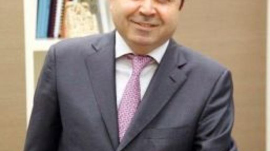 B&uuml;y&uuml;k Ve Ağır Memeler, Boyun Ağrısına Sebep Oluyor