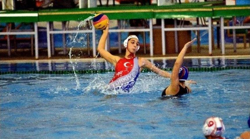 Başarılı Sporcu Dilara, Bodrum’un Gururu Oldu