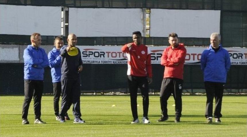 Antalyaspor&rsquo;da Morais İlk Antrenmanına &Ccedil;ıktı