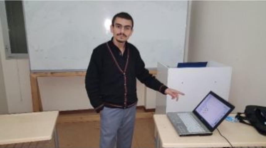 21 Yaşındaki Gen&ccedil;, Yapay Zeka Tasarladı