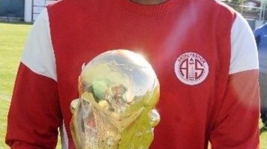 Samuel Eto’o "yılın Transferi" Ödülünü Aldı