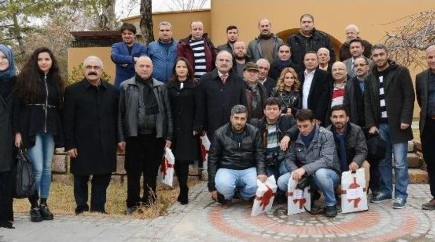 Ak Parti Gazetecilerle Buluştu