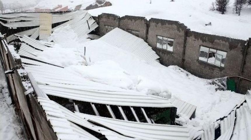 Bitlis&rsquo;te Mermer Fabrikasının &Ccedil;atısı &Ccedil;&ouml;kt&uuml;