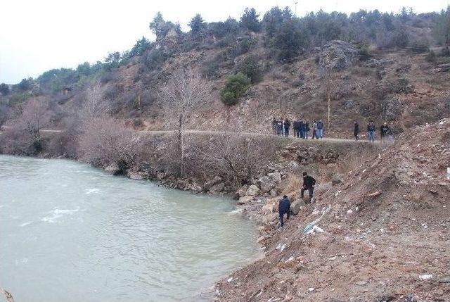 Kayıp İki Çocuğu Arama Çalışmalarına, İki Özel Eğitimli Köpekle Devam Ediliyor