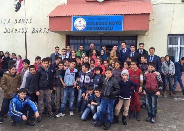 Kütahya Yaşam Haber Grubu’ndan 300 Öğrenciye Giyim Yardımı