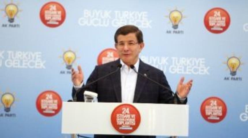 Başbakan Davutoğlu, &Ouml;ğle Yemeğini Doğu Ve G&uuml;neydoğu&rsquo;dan Gelen İl Ve İl&ccedil;e Başkanlarıyla Yiyecek