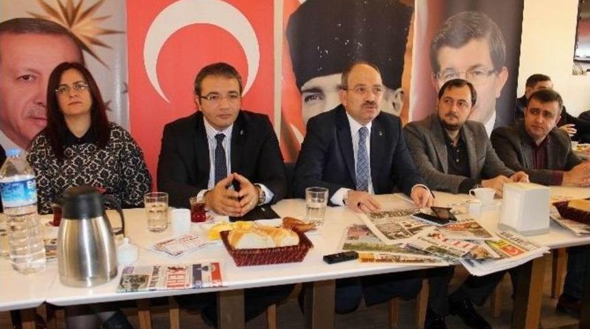 Ak Parti Tekirdağ İl Teşkilatı, &Ccedil;alışan Gazeteciler G&uuml;n&uuml;n&uuml; Kutladı