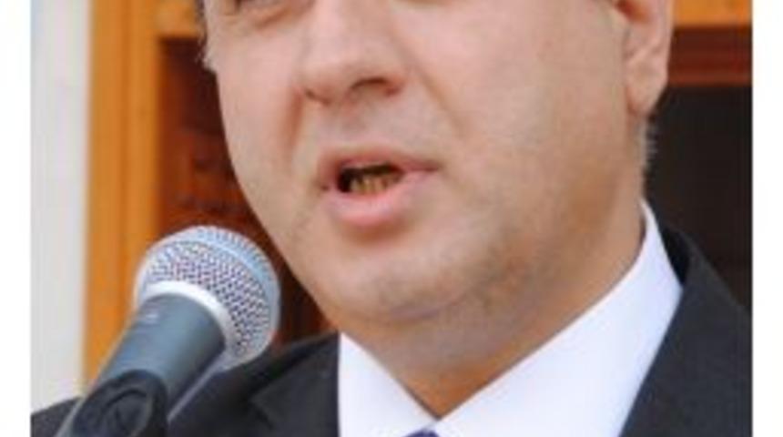 Vali Çomaktekin’den Çalışan Gazeteciler Günü Mesajı