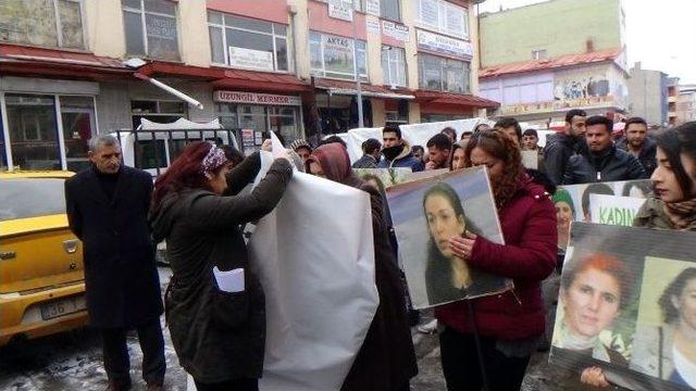 Basın Açıklamasında Pankart Gerginliği