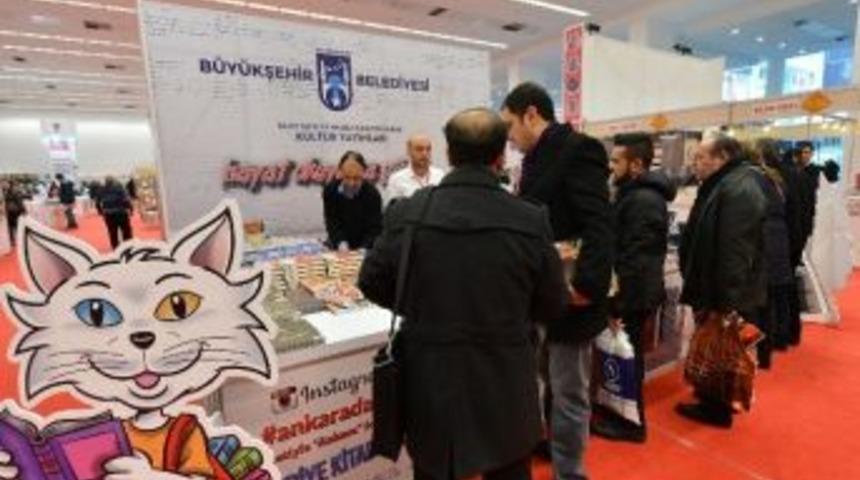 B&uuml;y&uuml;kşehir Kitap Standı&rsquo;na B&uuml;y&uuml;k İlgi