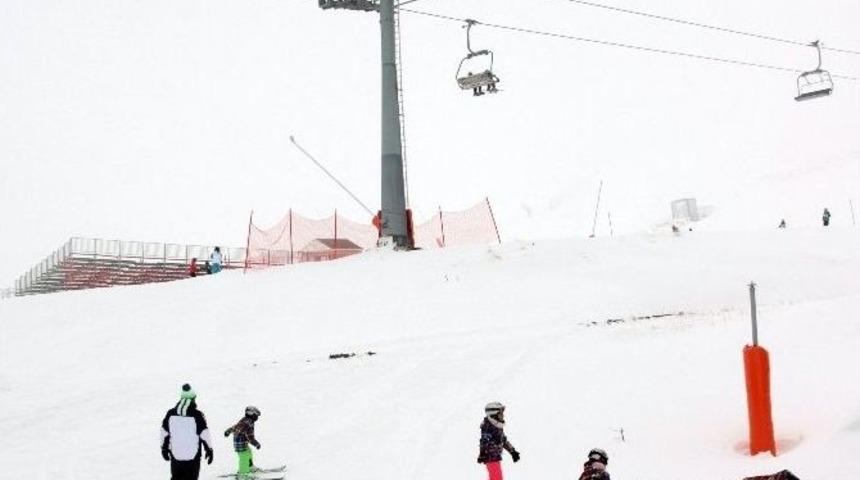 Konaklı&rsquo;da Hafta Sonu Kayak Keyfi