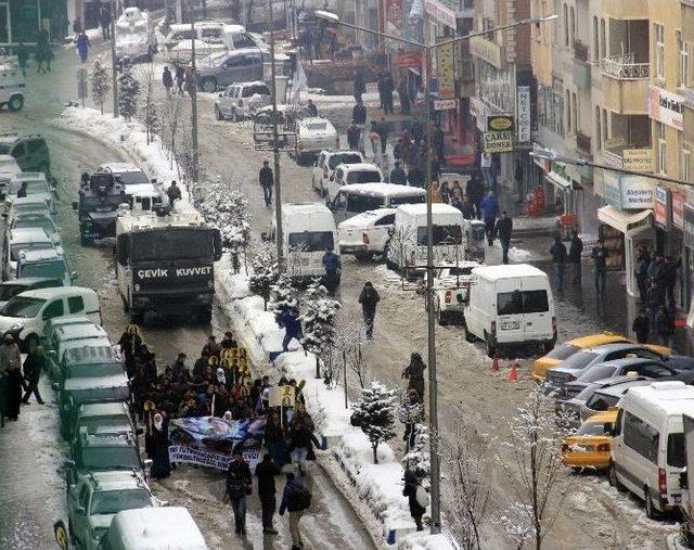 Dbp Kadın Meclisi Yürüyüşünde Olaylar Çıktı