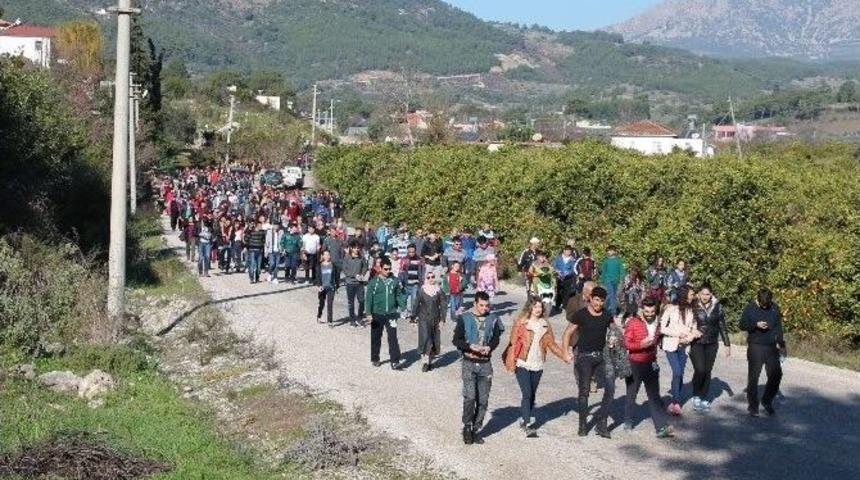 Kumluca&rsquo;da Adrasan Y&uuml;r&uuml;y&uuml;ş&uuml;ne Bin Kişi Katıldı