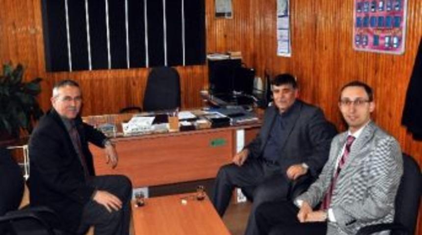 Emet Belediyesi&rsquo;nden 500 &Ouml;ğrenciye Mont Ve Bot