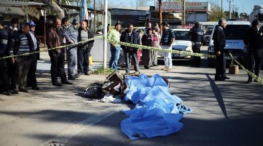 Antalya&rsquo;da Trafik Kazası: 1 &Ouml;l&uuml;