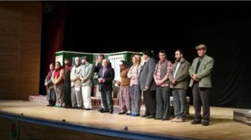 Bem-bir-sen &Uuml;yeleri Tiyatroda Bir Araya Geldi