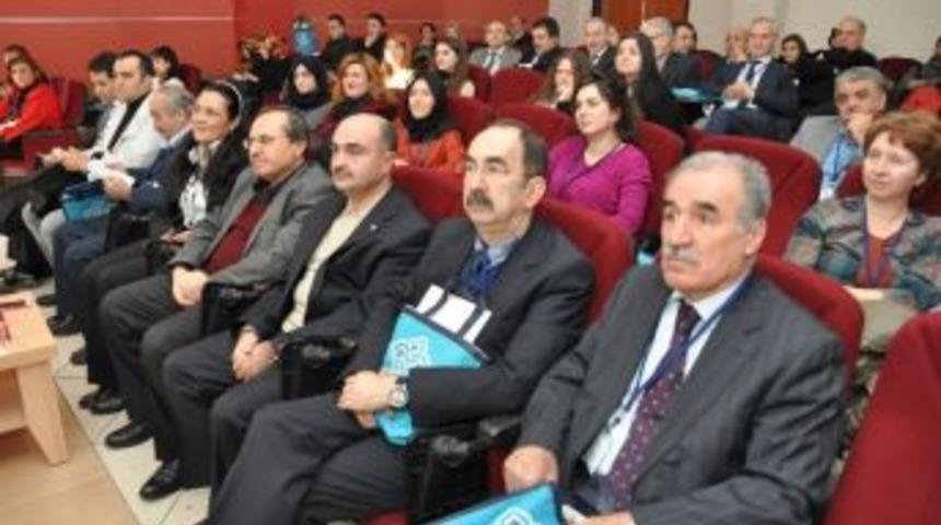 Ne&uuml;&rsquo;de, Yabancı Dil Eğitimi Sorunları Ve &Ccedil;&ouml;z&uuml;m &Ouml;nerileri Konuşuldu