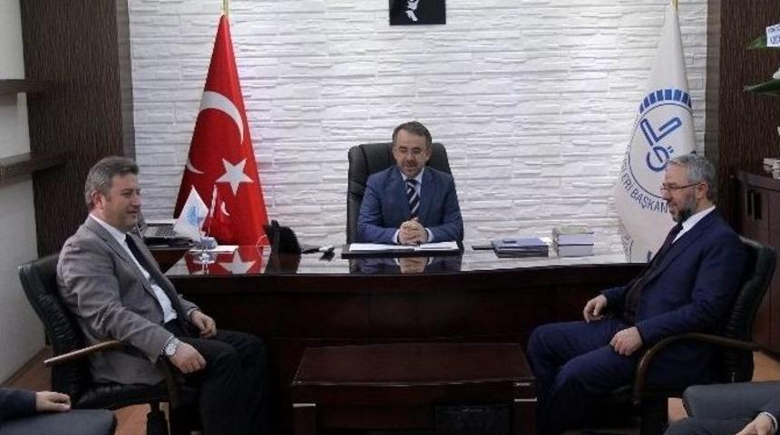 İl M&uuml;ft&uuml;s&uuml; Do&ccedil;. Dr. Şahin G&uuml;ven Talas İl&ccedil;e M&uuml;ft&uuml;s&uuml;n&uuml; Ziyaret Etti