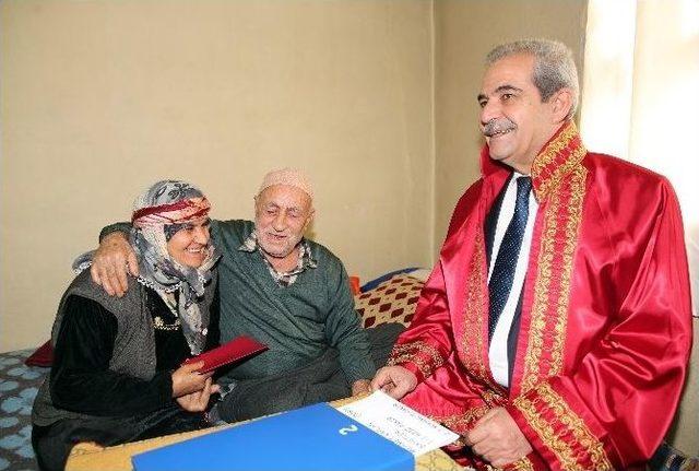 Şanlıurfa’da Yaşlı Çift Dünyaevine Girdi