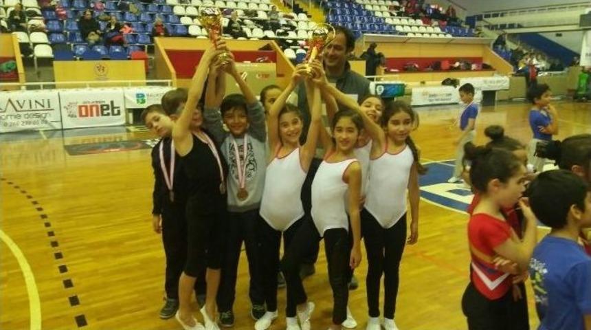 Altınovalı &Ouml;ğrenciler Ayvalık&rsquo;ın Gururu Oldu