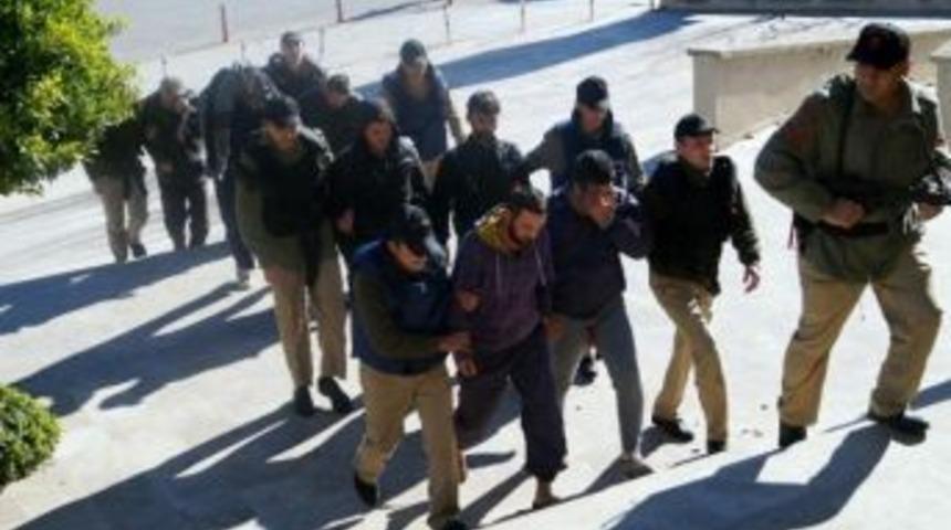 Uyuşturucu Y&uuml;kl&uuml; Geminin M&uuml;rettebatı Tutuklandı