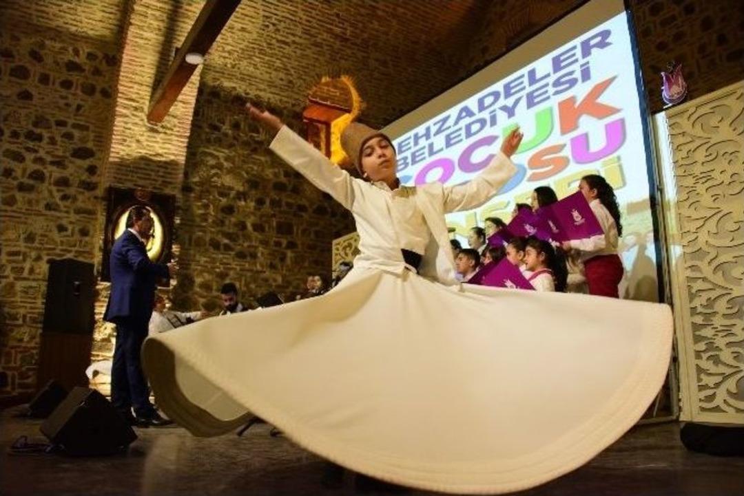 &Ccedil;ocuk Korosu İlk Konserini Verdi