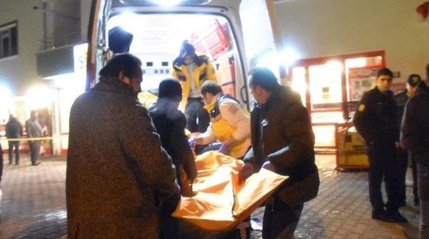 Şizofreni Hastası Kadın Camdan Atladı