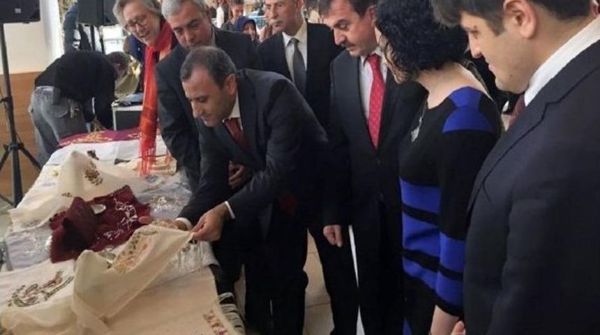 Halk Eğitim Kursiyerleri Sergi A&ccedil;tı