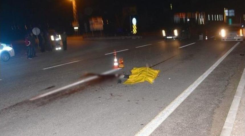 Kamyonet S&uuml;r&uuml;c&uuml;s&uuml; &Ccedil;arptı, Ka&ccedil;tı Yakalandı