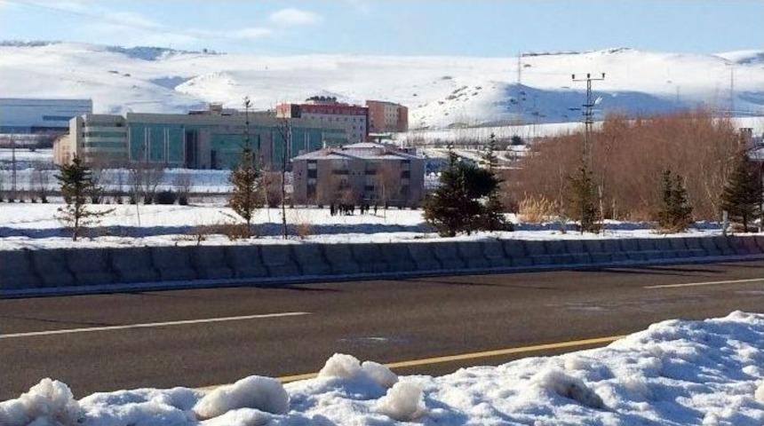 Van&rsquo;da 12 Ter&ouml;rist &Ouml;l&uuml; Ele Ge&ccedil;irildi