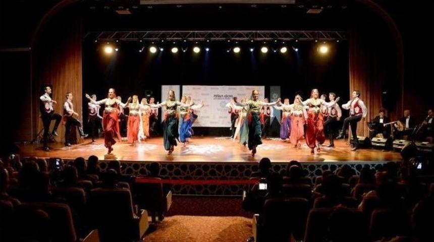 Meram&rsquo;da Devlet Halk Dansları G&ouml;sterisi