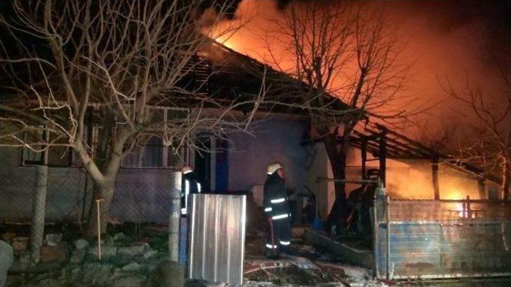Yaşlıların Kaldığı Ev Alev Alev Yandı G2