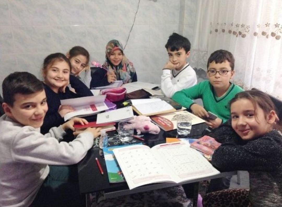 Ey&uuml;pl&uuml; &Ccedil;ocuklar "değerler Eğitimi" İle Kendini Geliştiriyor