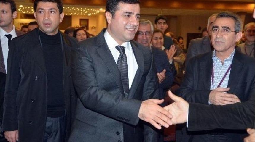 Selahattin Demirtaş: "okyanustaki K&uuml;&ccedil;&uuml;k Balık Gibiyiz"