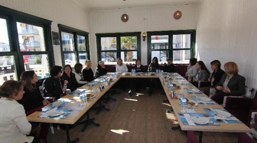 Başkan Eşleri Menderes&rsquo;te Buluştu