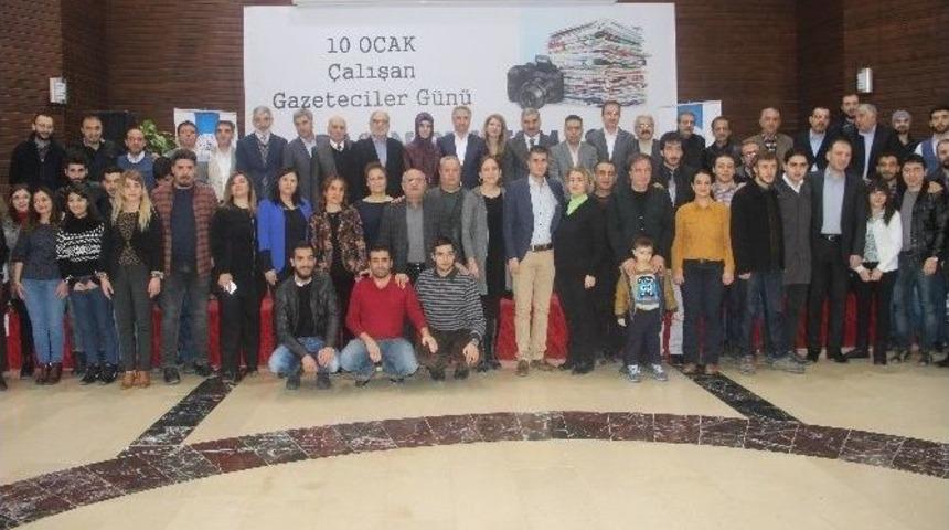 Başkan Yanılmaz, Gazeteciler G&uuml;n&uuml;nde Kameramanlık Yaptı