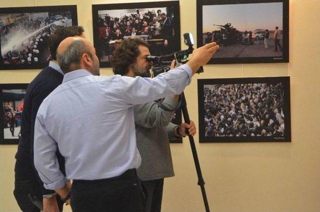 Taksim’de Çalışan Gazetecilerin Fotoğrafları Sergilendi