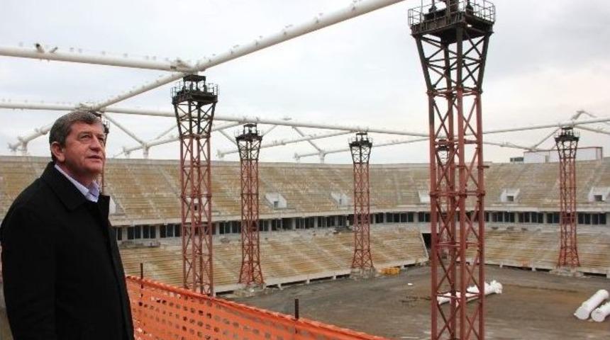 Ak Parti İl Başkanı Haydar Revi Akyazı Stadı&rsquo;nı Gezdi