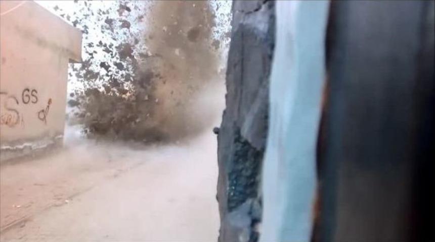 Pkk&rsquo;lılar Cami &Ouml;n&uuml;ne Eyp Yerleştirdi