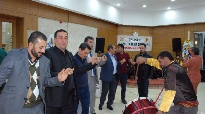 &Ccedil;alışan Gazeteciler D&uuml;zenlenen Gecede G&ouml;n&uuml;llerince Eğlendi